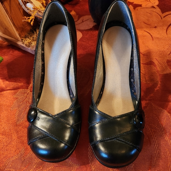 Cute Mudd Heels - Picture 1 of 4